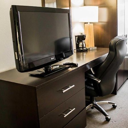 Sleep Inn Geistown Bagian luar foto