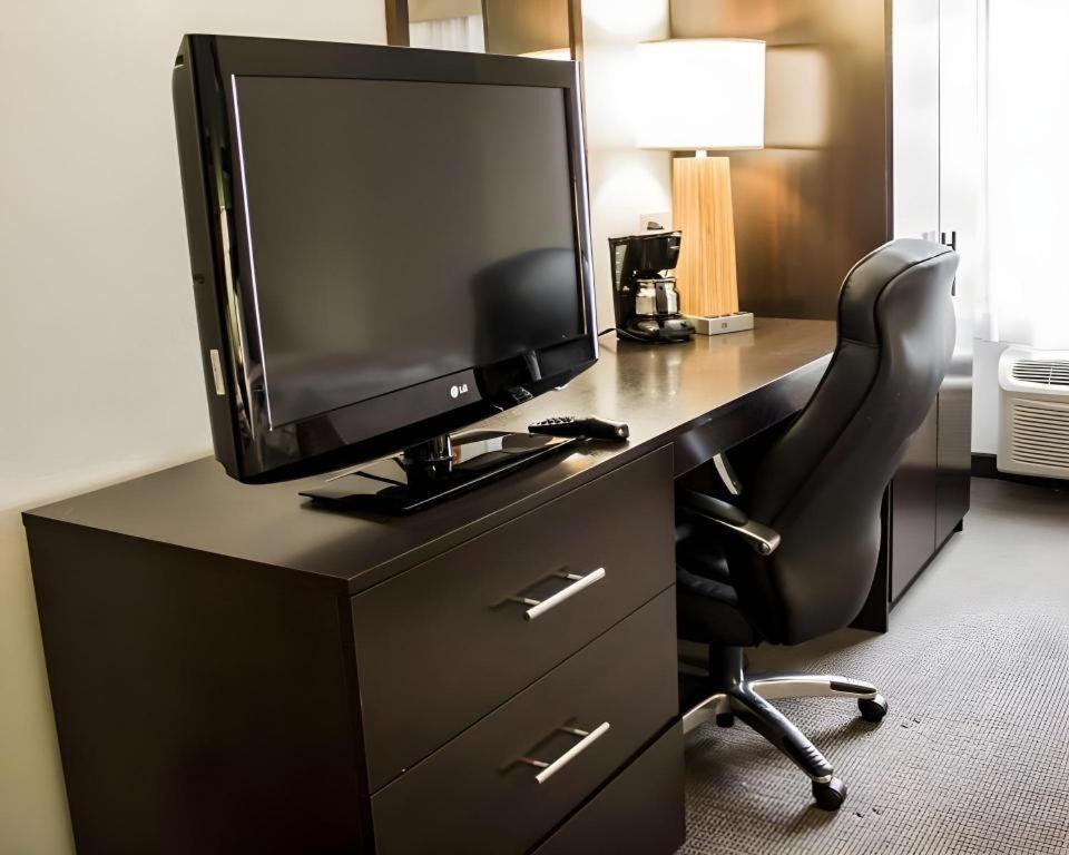 Sleep Inn Geistown Bagian luar foto