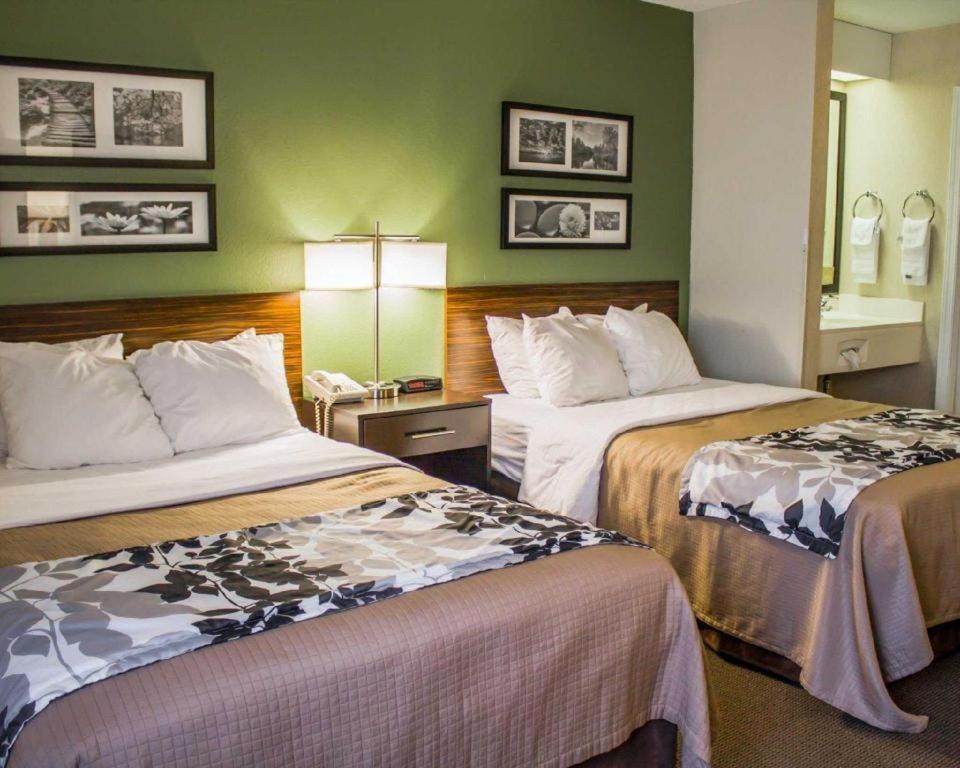 Sleep Inn Geistown Bagian luar foto