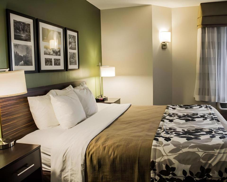 Sleep Inn Geistown Bagian luar foto