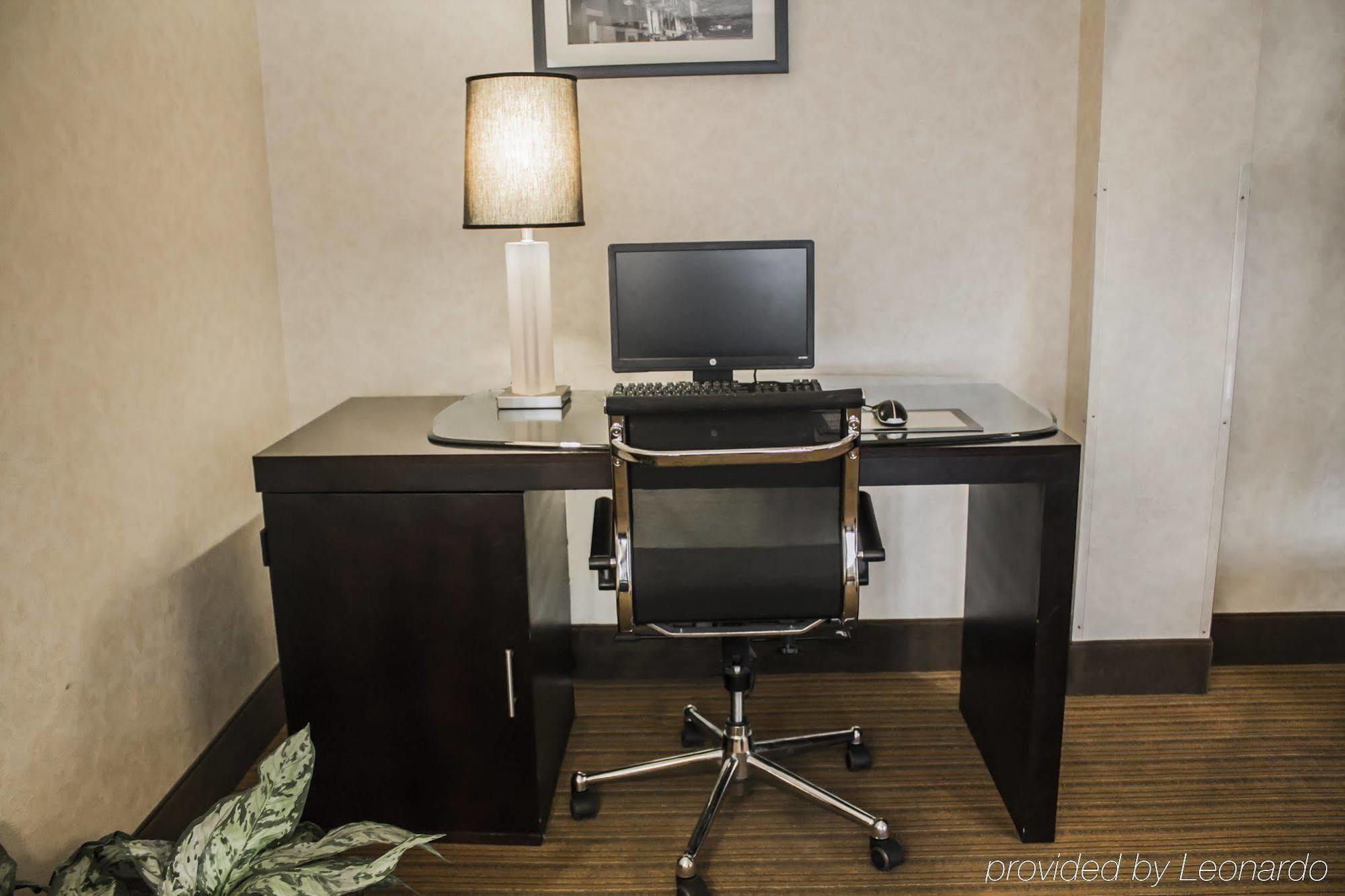 Sleep Inn Geistown Bagian luar foto