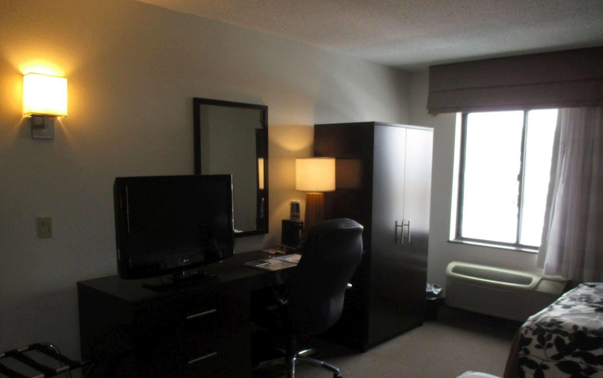 Sleep Inn Geistown Bagian luar foto